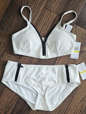 NWT MICHAEL Michael Kors White Bikini Set - SIZE M